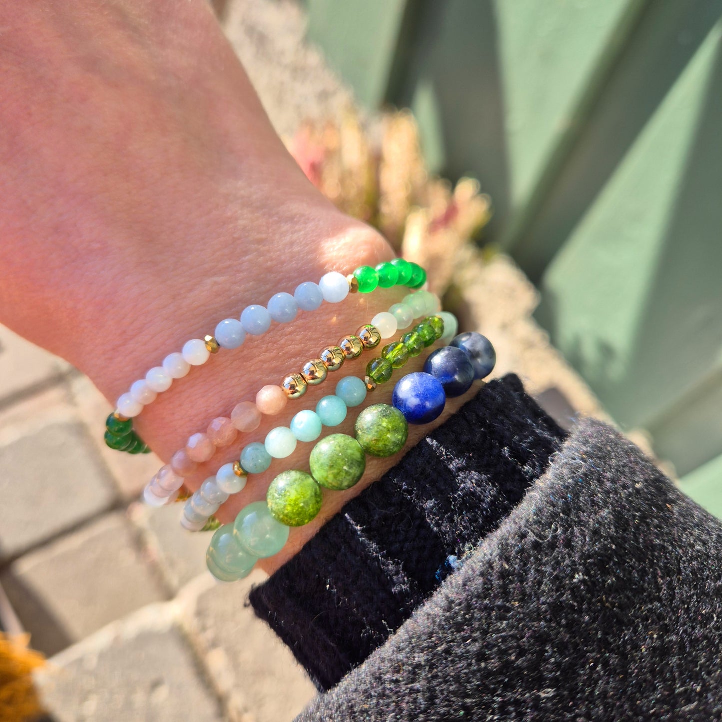 SOLKYSSET VARME Petite armbånd Hematite, Sunstone, Opalite