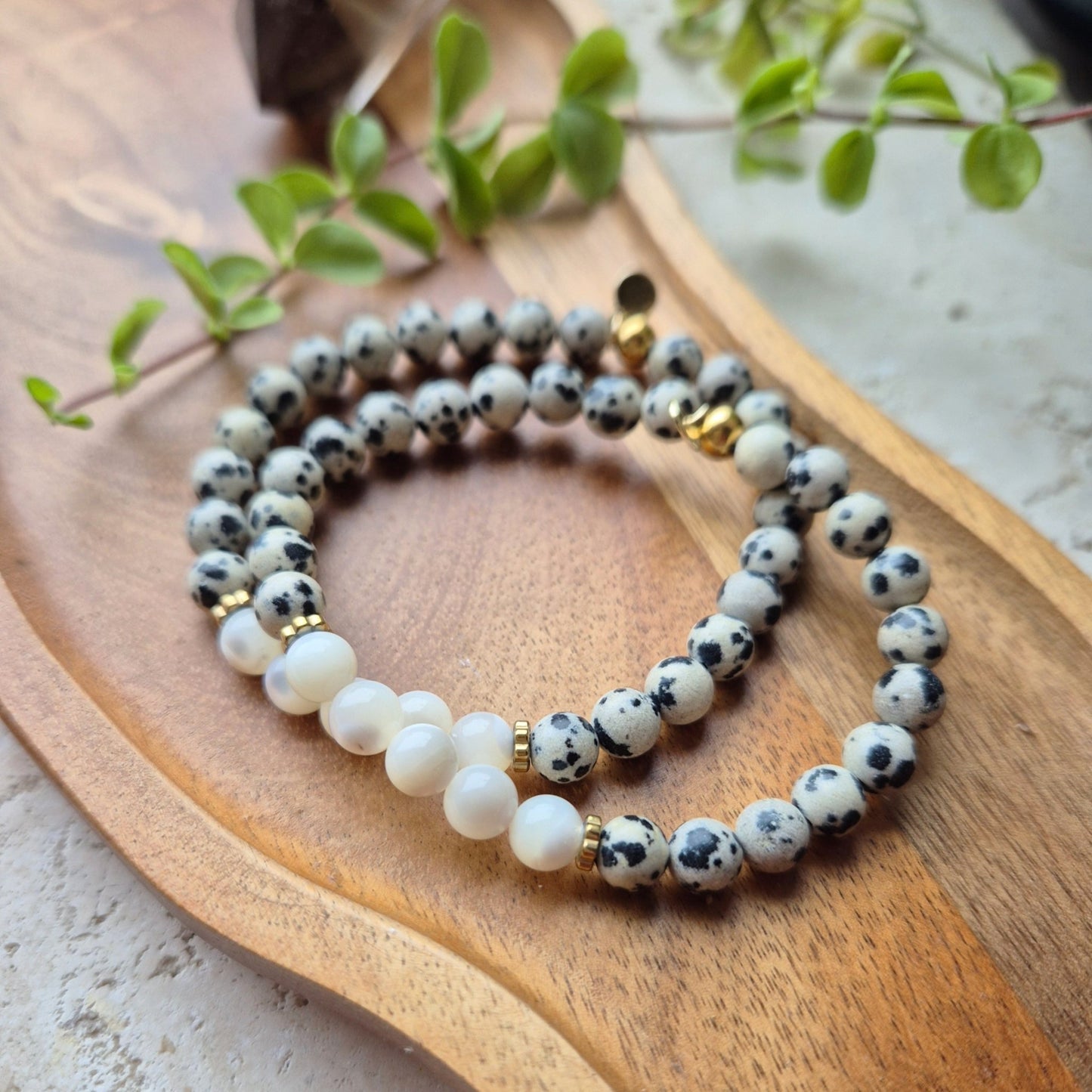 GLEDENS HARMONI armbånd Dalmatian stone, Mother of Pearl - bergamott DESIGN