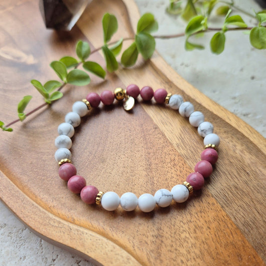 HJERTERO armbånd Howlite, Rhodonite - bergamott DESIGN