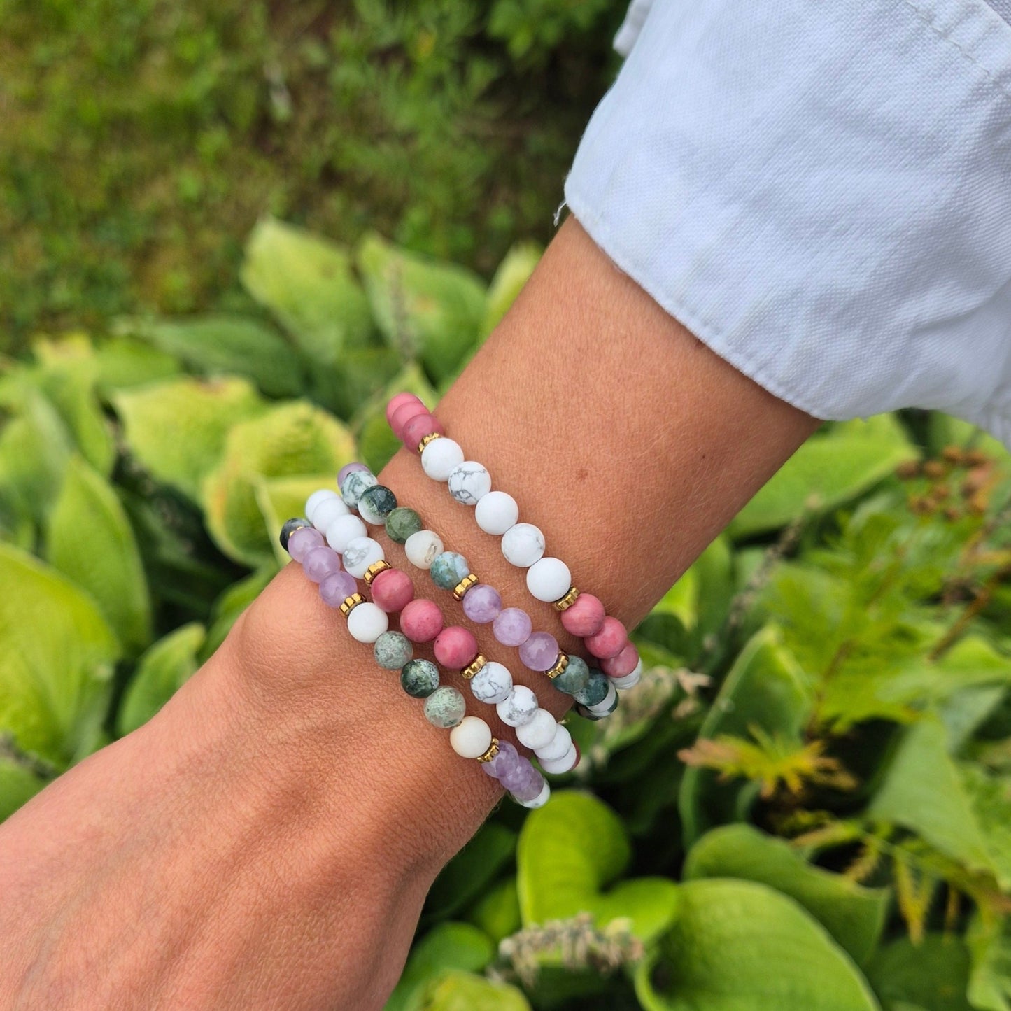 HJERTERO armbånd Howlite, Rhodonite - bergamott DESIGN
