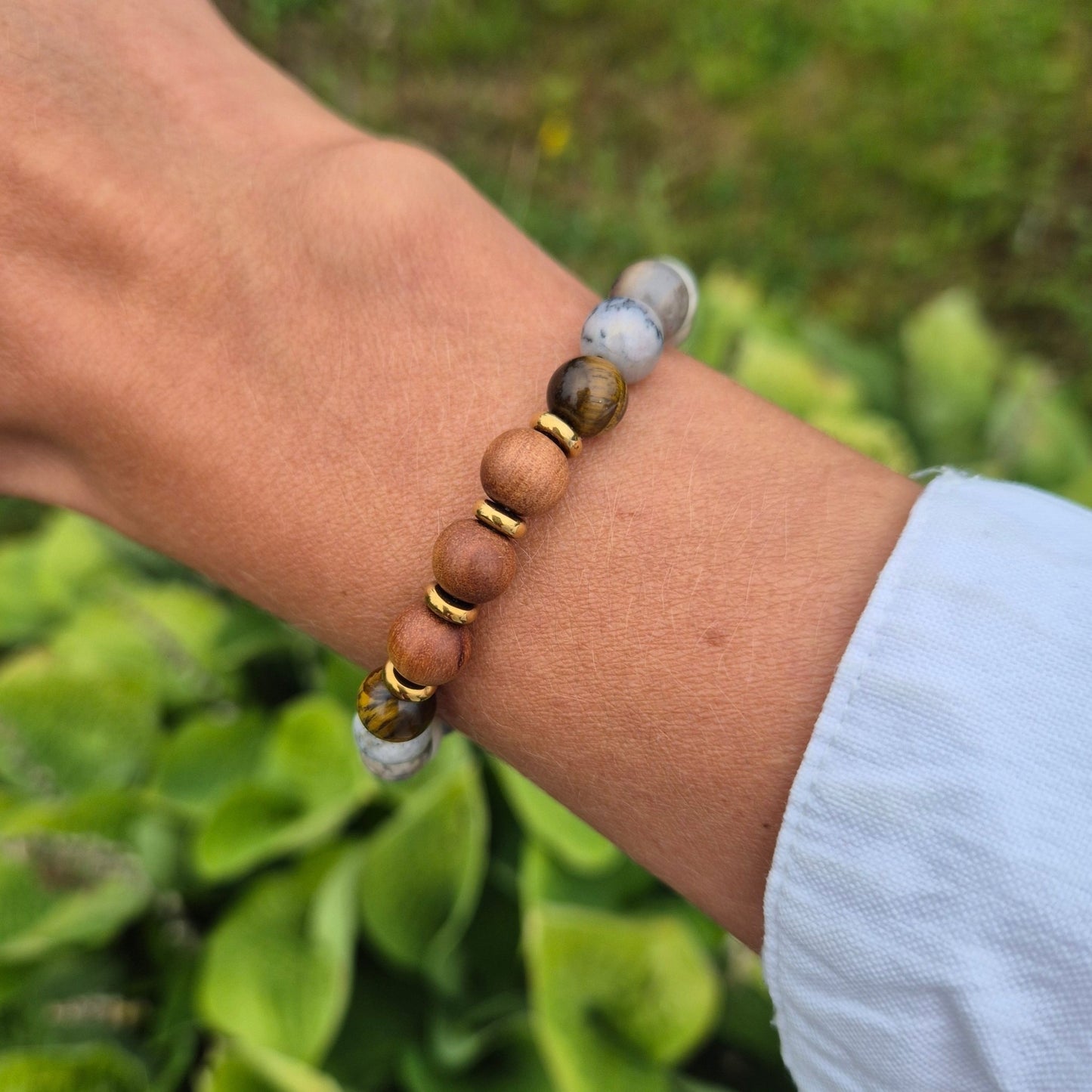 JORDNÆR STYRKE armbånd Dendritic Agate, Tigers Eye, Sandalwood - bergamott DESIGN