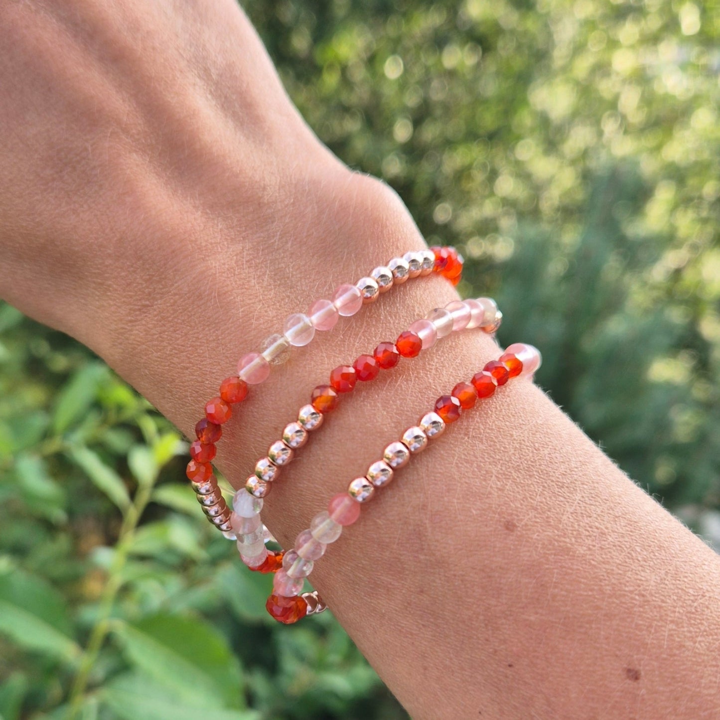 MOTIVERENDE SELVREFLEKSJON Petite armbånd •Motivasjon •Indre ro •Ærlig energi - bergamott DESIGN