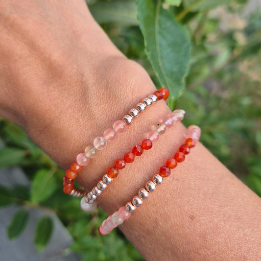 MOTIVERENDE SELVREFLEKSJON Petite armbånd •Motivasjon •Indre ro •Ærlig energi - bergamott DESIGN