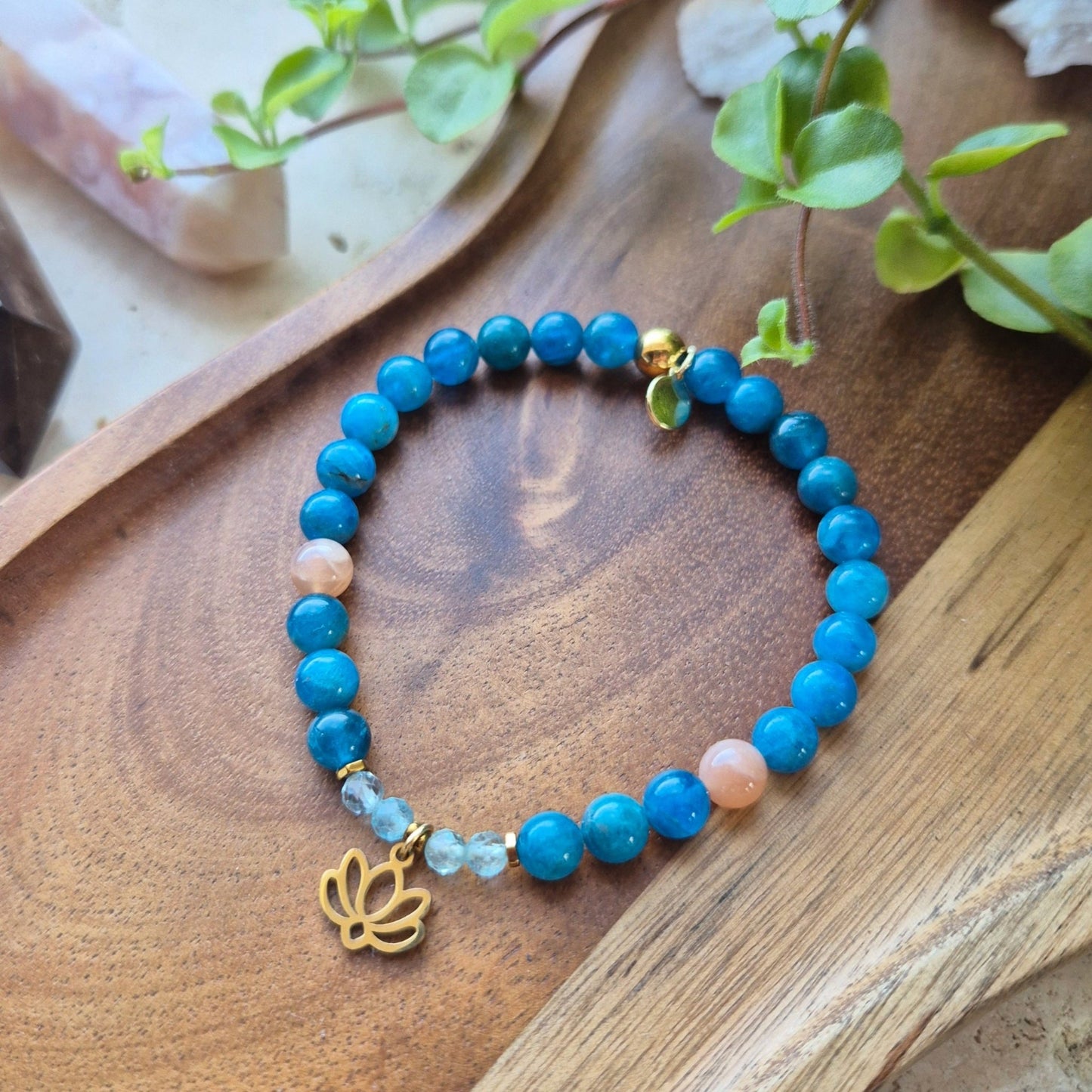 NYE BEGYNNELSER armbånd Lotus, Apatite, Sunstone - bergamott DESIGN