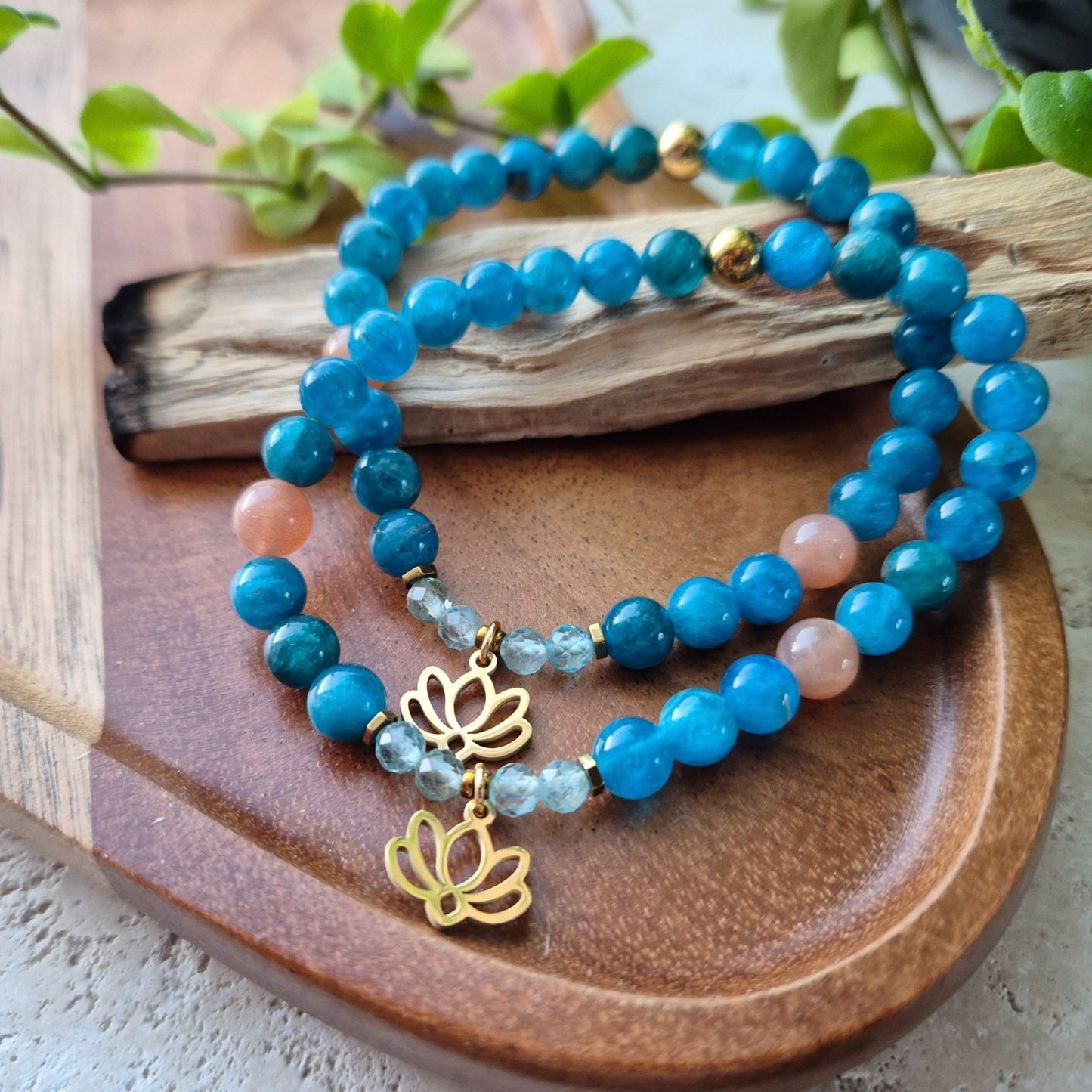 NYE BEGYNNELSER armbånd Lotus, Apatite, Sunstone - bergamott DESIGN