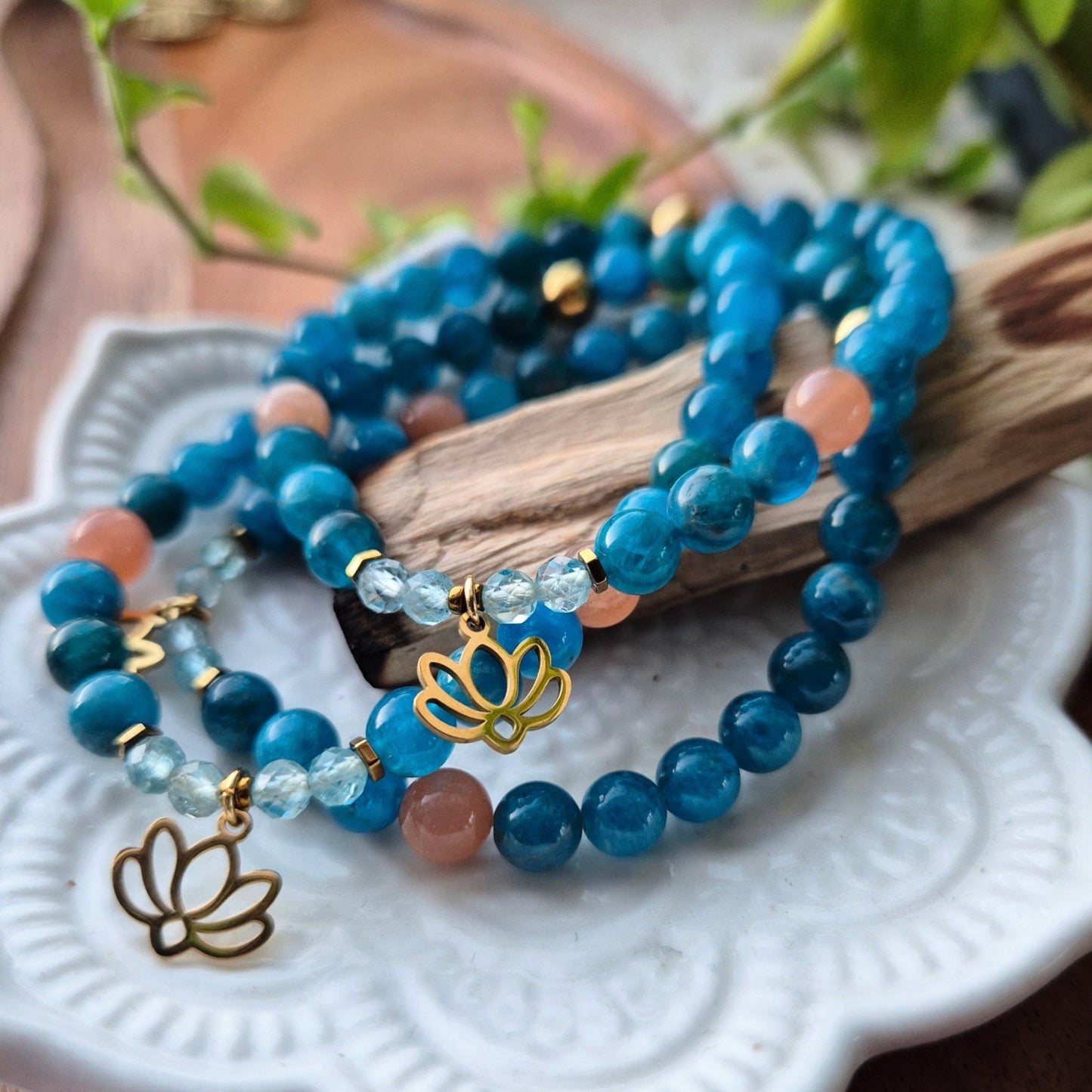 NYE BEGYNNELSER armbånd Lotus, Apatite, Sunstone - bergamott DESIGN