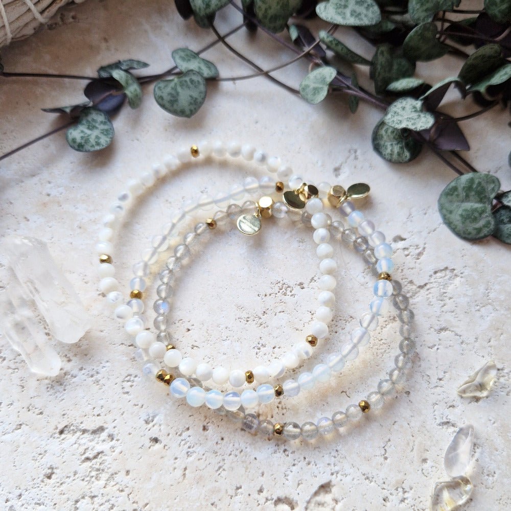 PERLENDE POTENSIALE Petite armbånd Mother of Pearl - bergamott DESIGN