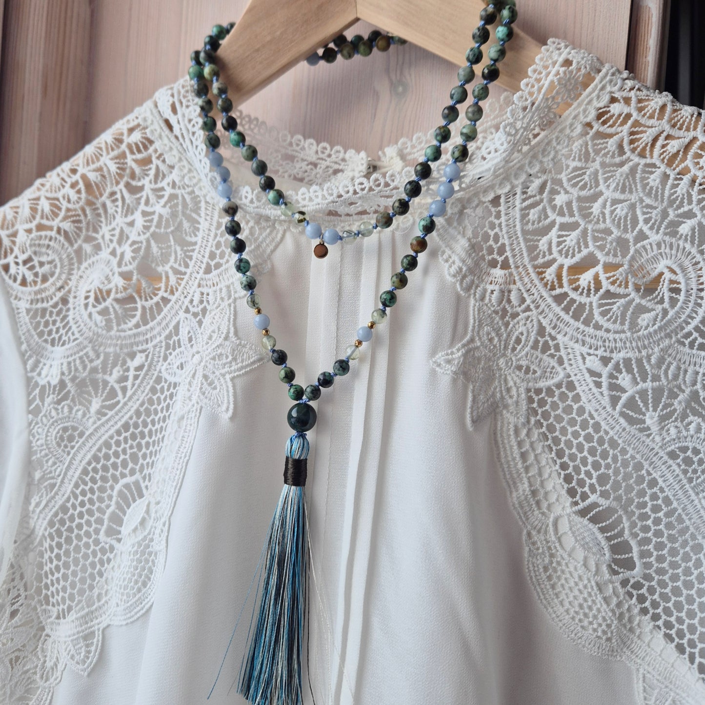 HVA VENTER JEG PÅ mala African Turquoise, Angelite, Prehnite
