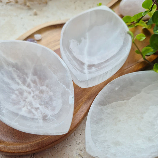 SELENITE ØYE SKÅL 10cm - bergamott DESIGN