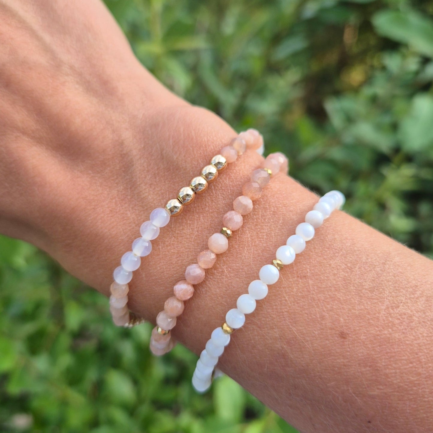 SOLKYSSET VARME Petite armbånd •Glede •Selvutvikling •Indre lys - bergamott DESIGN