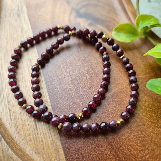 GOD KARMA Petite armbånd Red Garnet