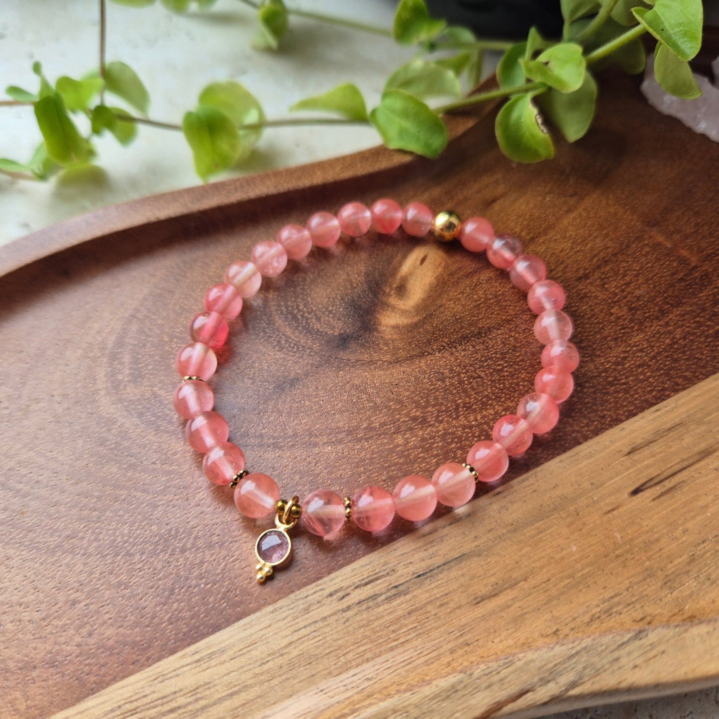 GLEDENDE ENGASJEMENT armbånd Cherry Quartz - bergamott DESIGN