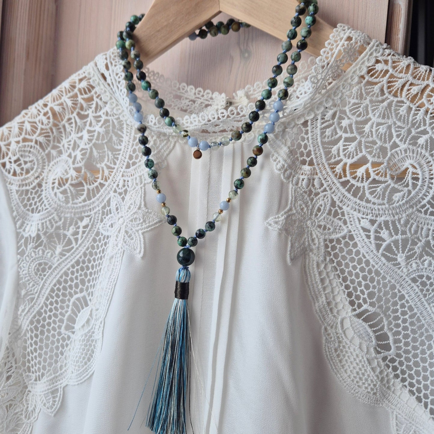 HVA VENTER JEG PÅ mala African Turquoise, Angelite, Prehnite - bergamott DESIGN