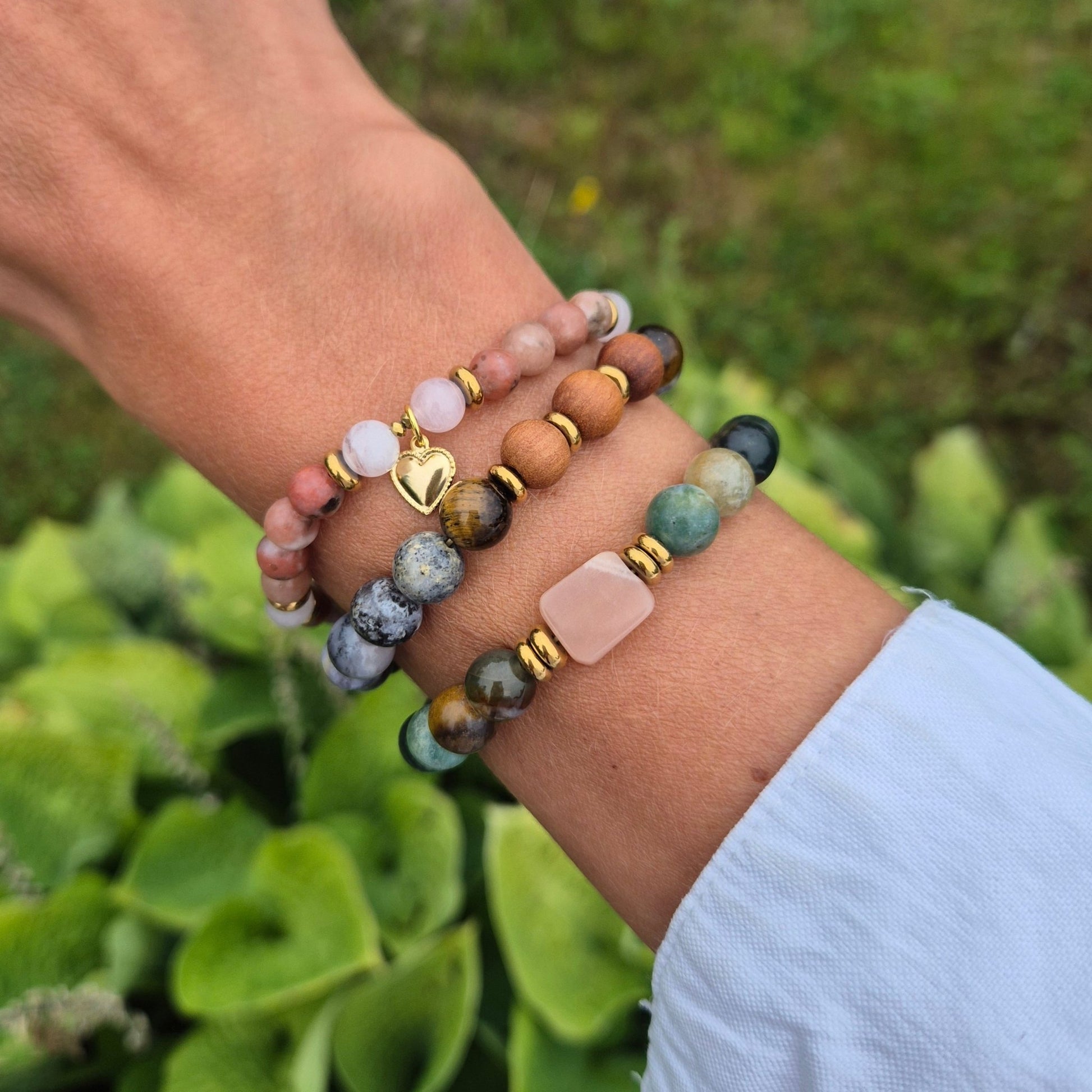 JORDNÆR STYRKE armbånd Dendritic Agate, Tigers Eye, Sandalwood - bergamott DESIGN