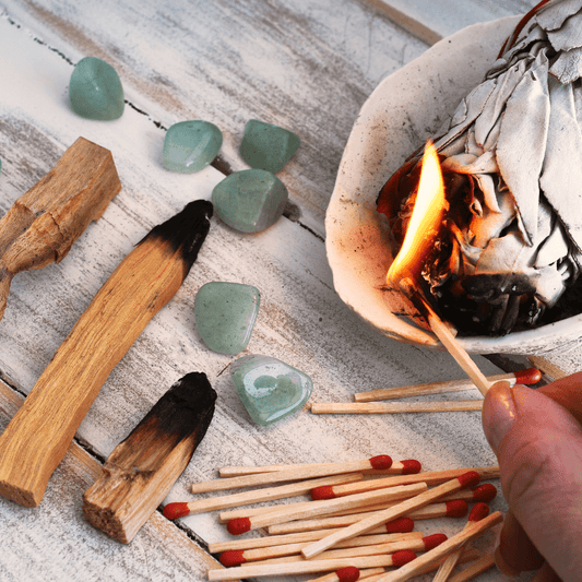 NY START BASIS rensesett m/ Hvit Salvie, Palo Santo, Selenite stav Smudging - bergamott DESIGN