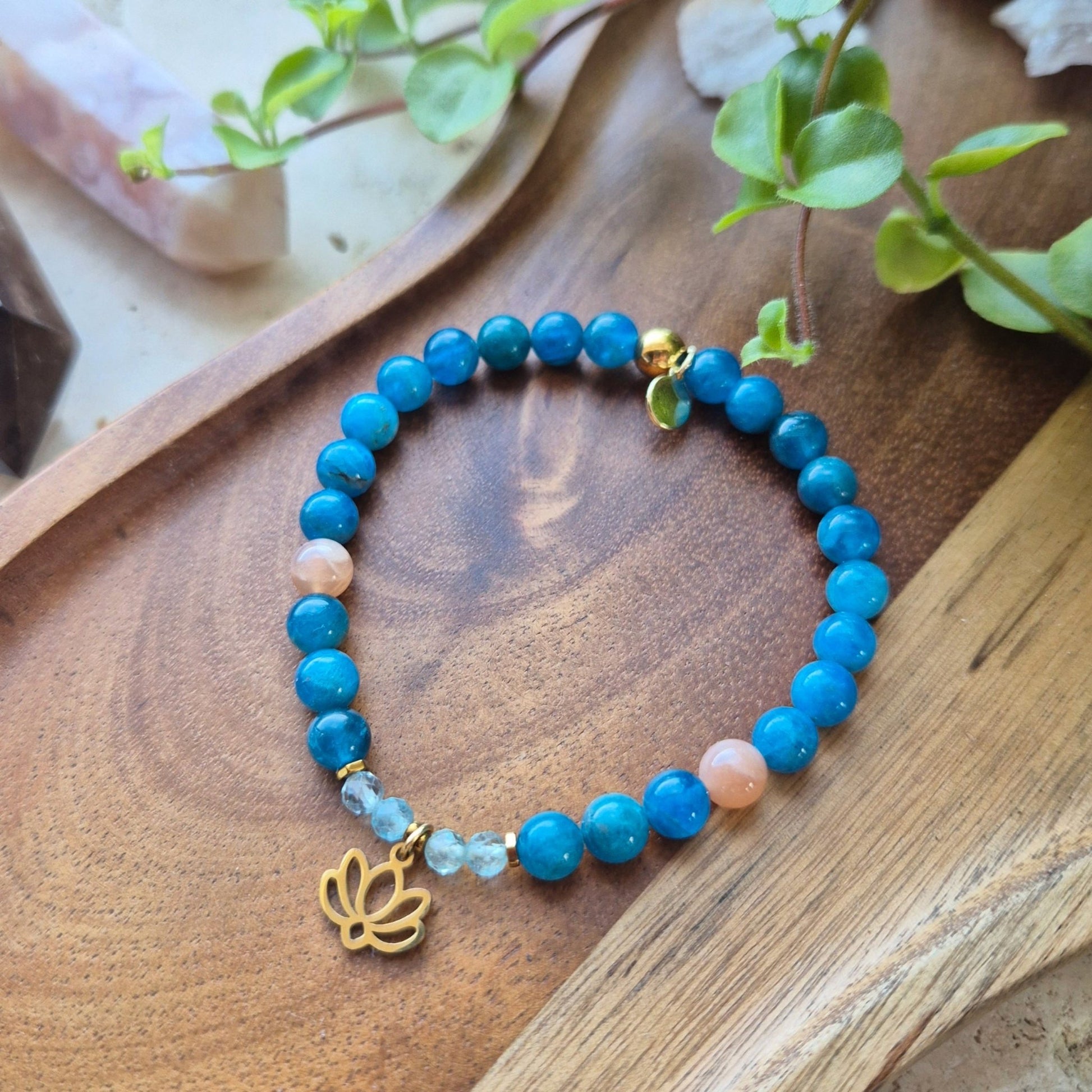 NYE BEGYNNELSER armbånd Lotus, Apatite, Sunstone - bergamott DESIGN