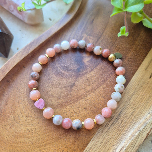 OMSORGSFULLT HJERTE armbånd Plum Blossom, Sunstone, Rhodonite - bergamott DESIGN