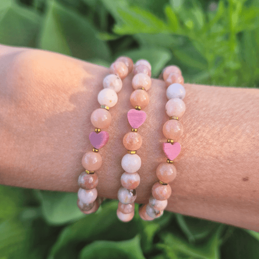 OMSORGSFULLT HJERTE armbånd Plum Blossom, Sunstone, Rhodonite - bergamott DESIGN