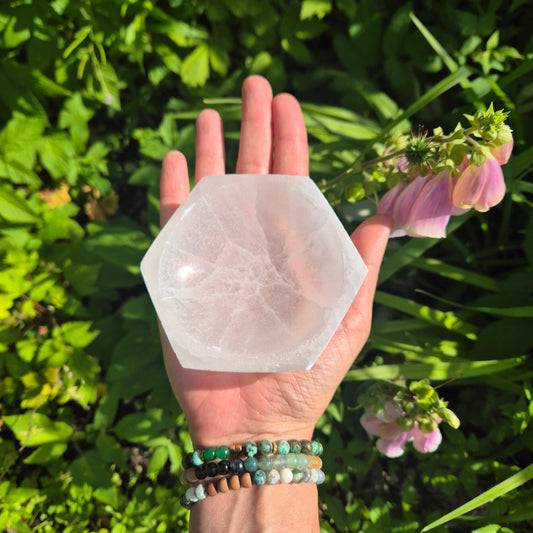 SELENITE HEKSAGONAL SKÅL 10mm - bergamott DESIGN