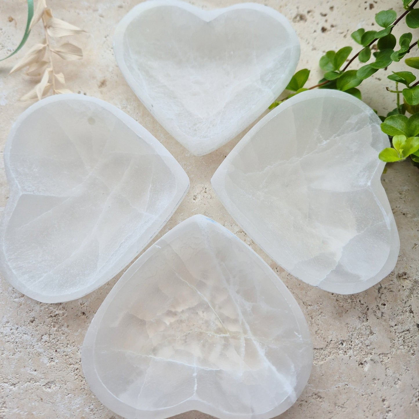 SELENITE HJERTE SKÅL 10cm - bergamott DESIGN