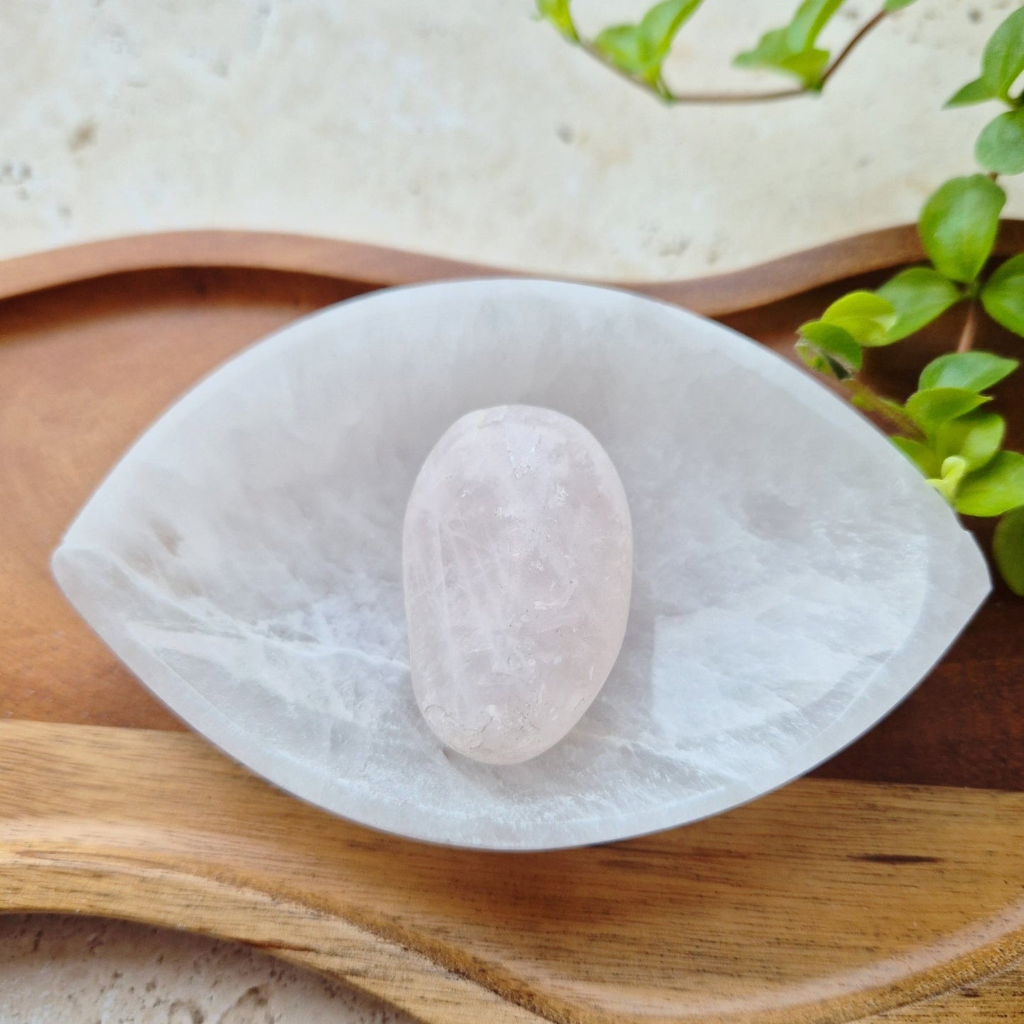 SELENITE ØYE SKÅL 10cm - bergamott DESIGN