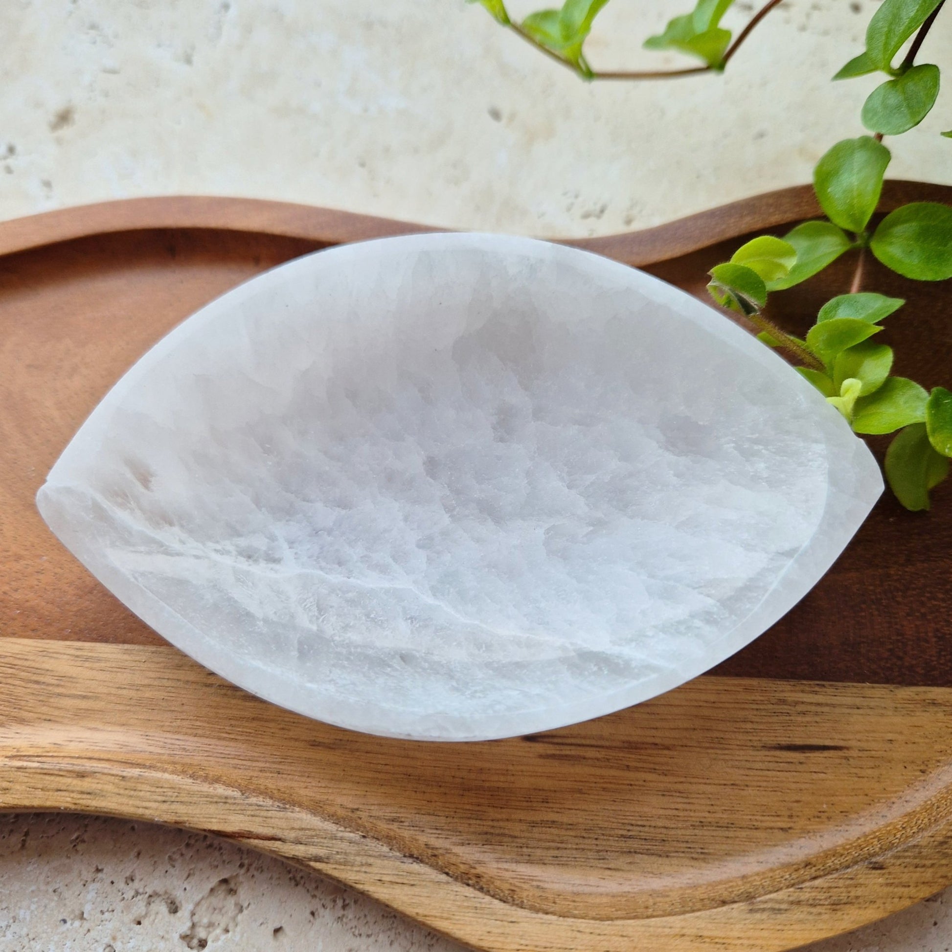 SELENITE ØYE SKÅL 10cm - bergamott DESIGN