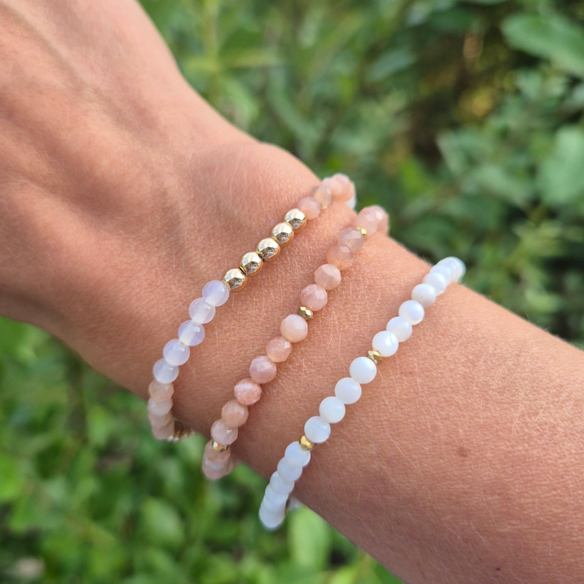 SOLKYSSET VARME Petite armbånd •Glede •Selvutvikling •Indre lys - bergamott DESIGN