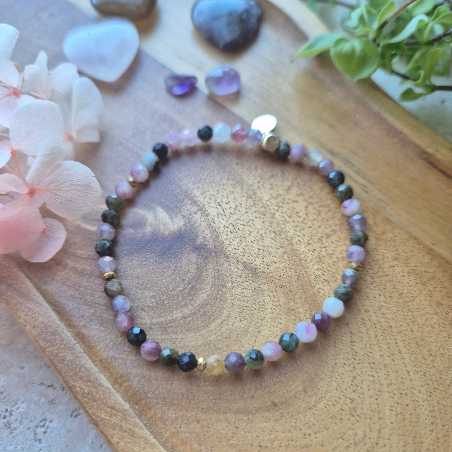 STRÅLENDE VERDI Petite armbånd •Selvkjærlighet •Beskyttelse •Hjerteåpning - bergamott DESIGN