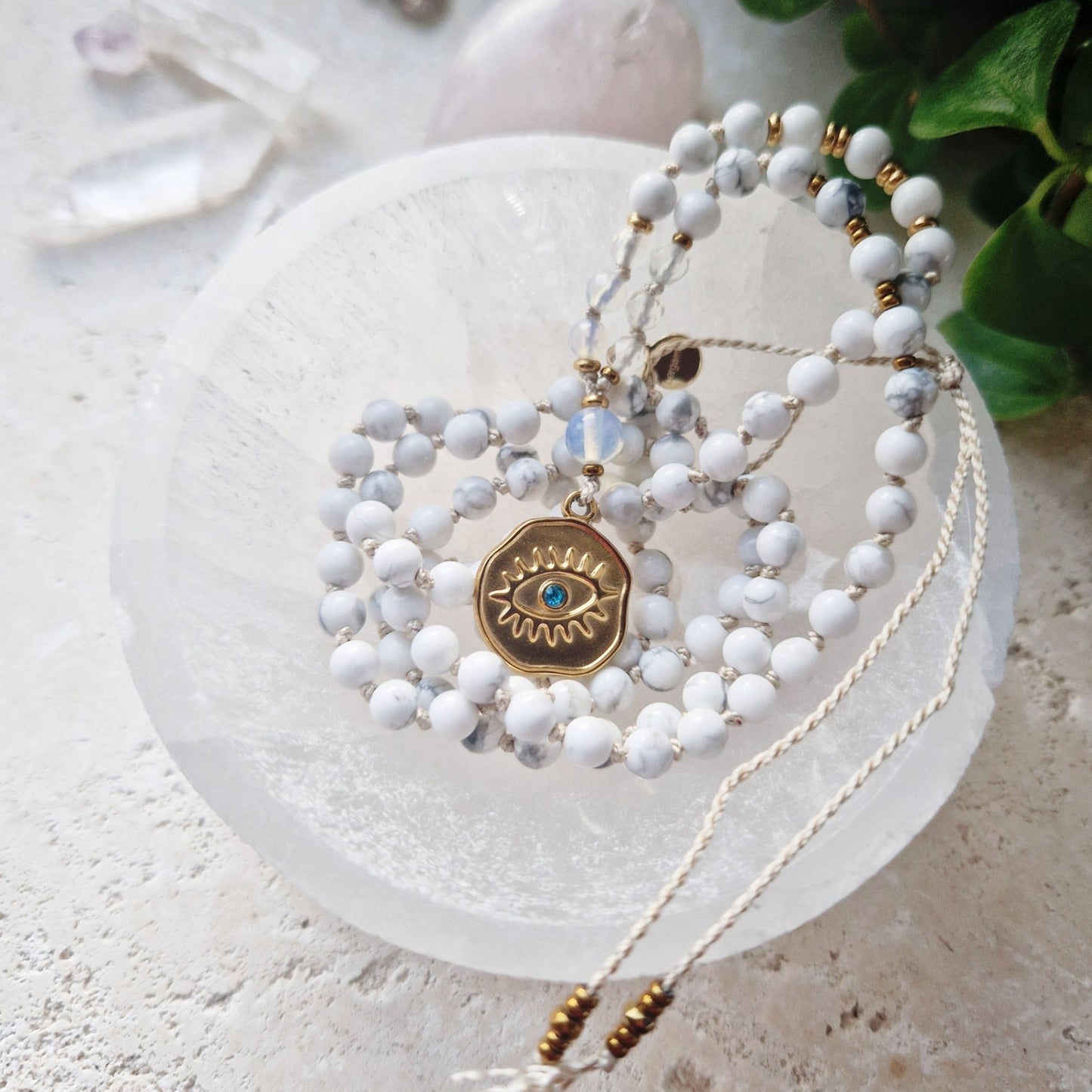 TILSTEDEVÆRENDE BALANSE Petite mala Howlite, Opalite - bergamott DESIGN