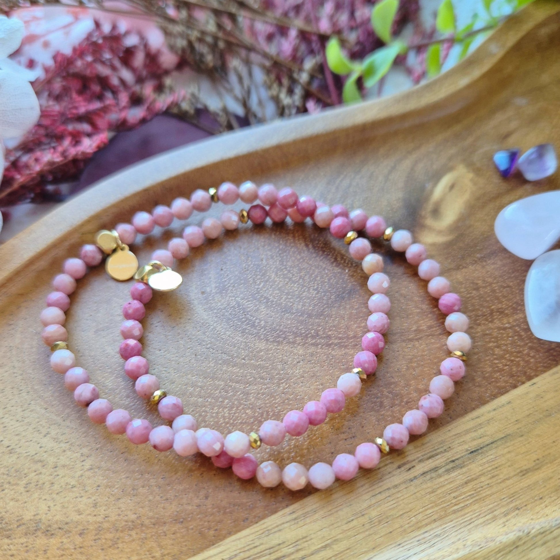 TRYGG KJÆRLIGHET Petite armbånd • Kjærlighet • Selvfølelse • Indre ro - bergamott DESIGN