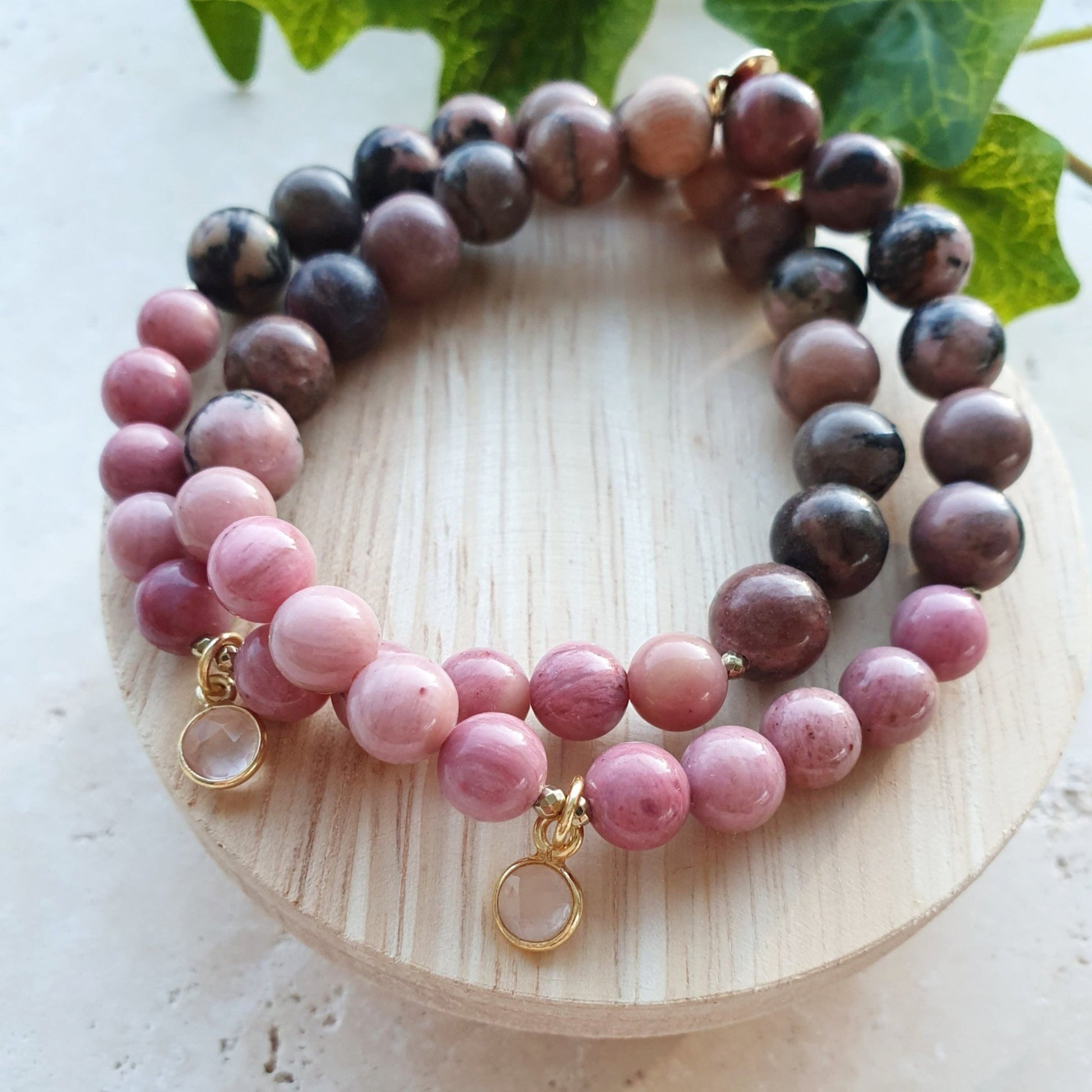 HELENDE KJÆRLIGHET armbånd Rhodonite, Rose Quartz - bergamott DESIGN